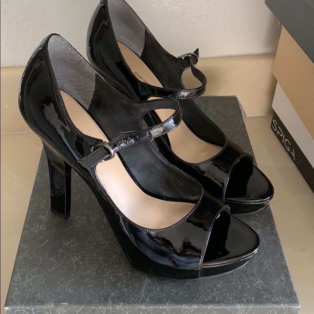 Shoes - Picture 2 of 5